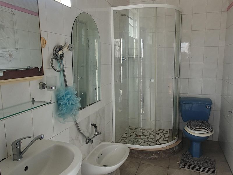 Investor’s Dream in Upper Central – Endless Potential Awaits! - Photo 6