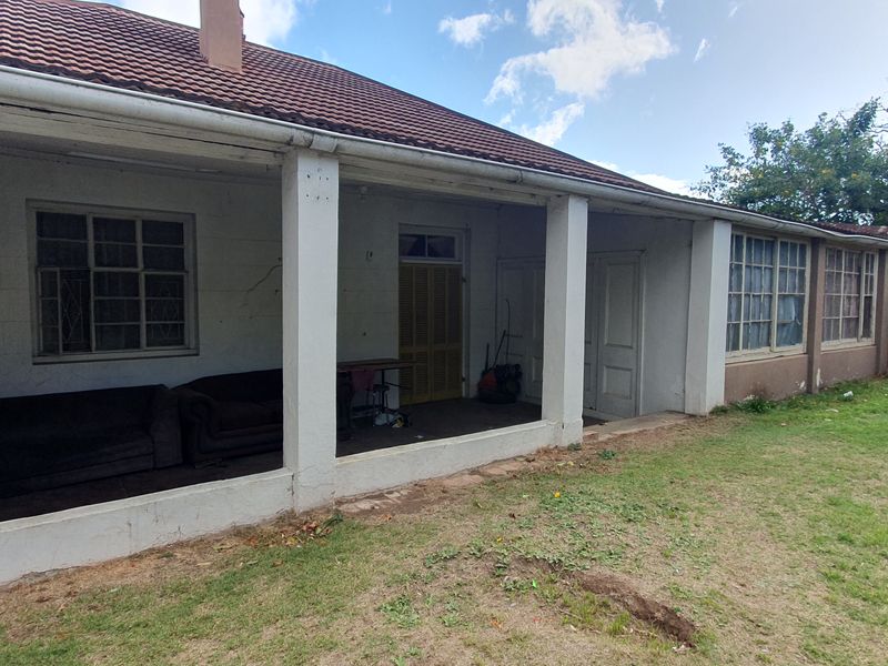 Investor’s Dream in Upper Central – Endless Potential Awaits! - Photo 3