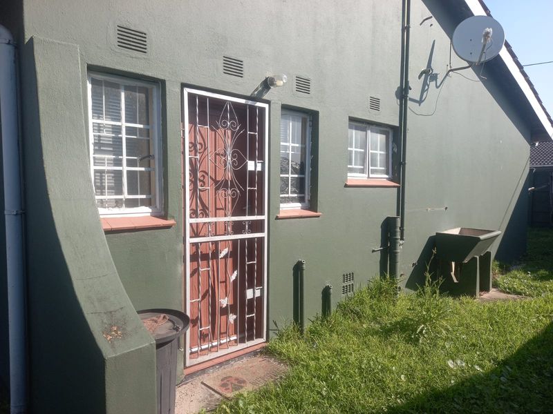 Charming 3-Bedroom Home for Sale in Esikhawini - Photo 5