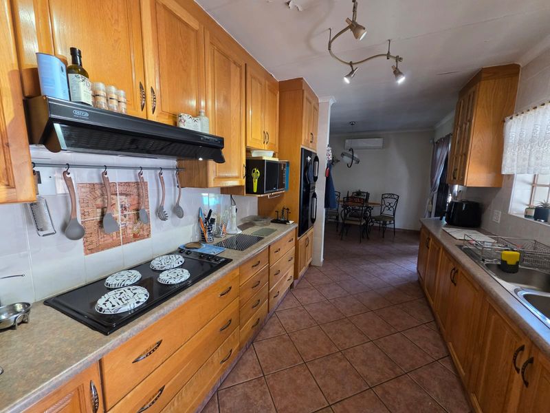 Very Neat House for Sale in Waldrift! - Photo 8