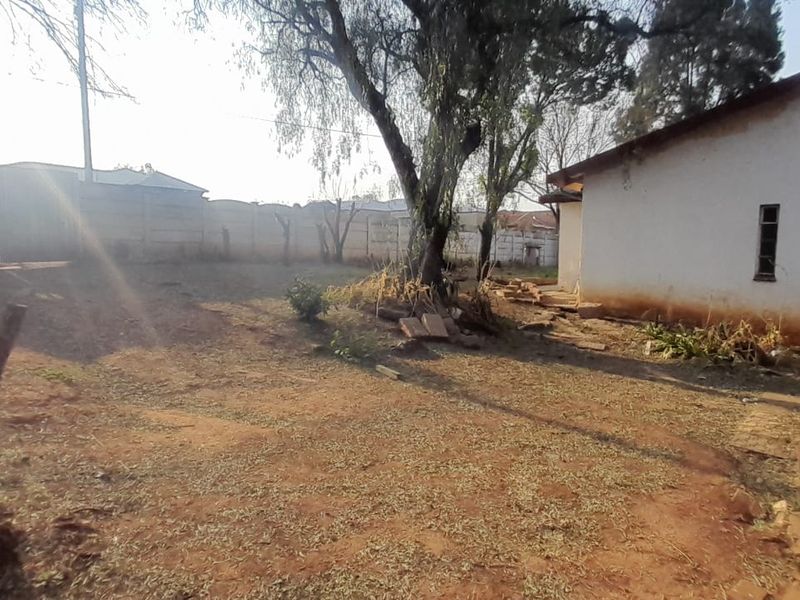 River property, Opportunity for developers, offering expansive space (2552m2) - Photo 2