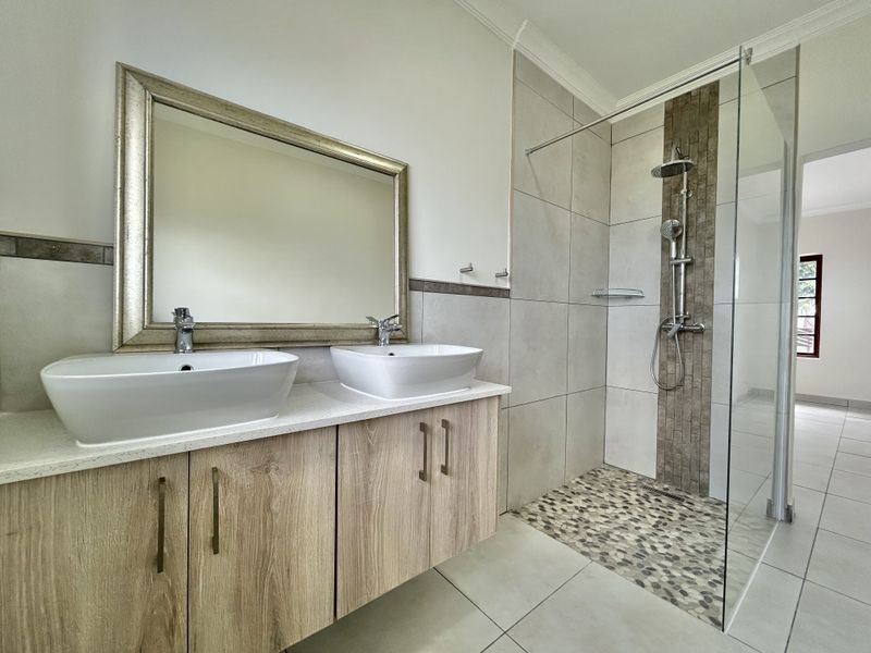 Single level Family home in Wavecrest - Photo 8