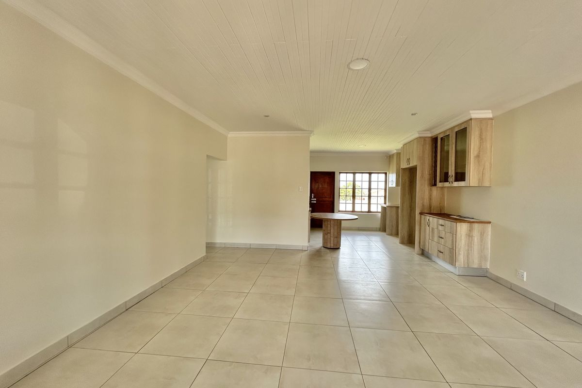 Single level Family home in Wavecrest - Photo 4