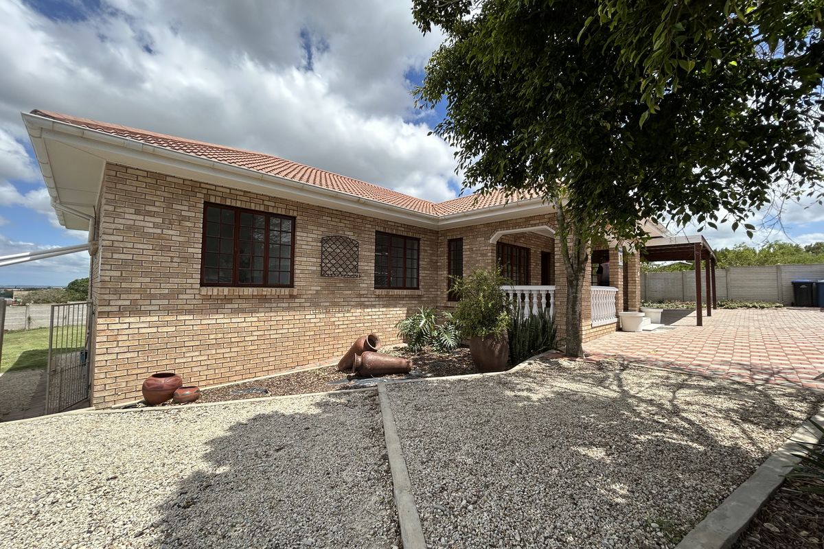 Single level Family home in Wavecrest - Photo 2