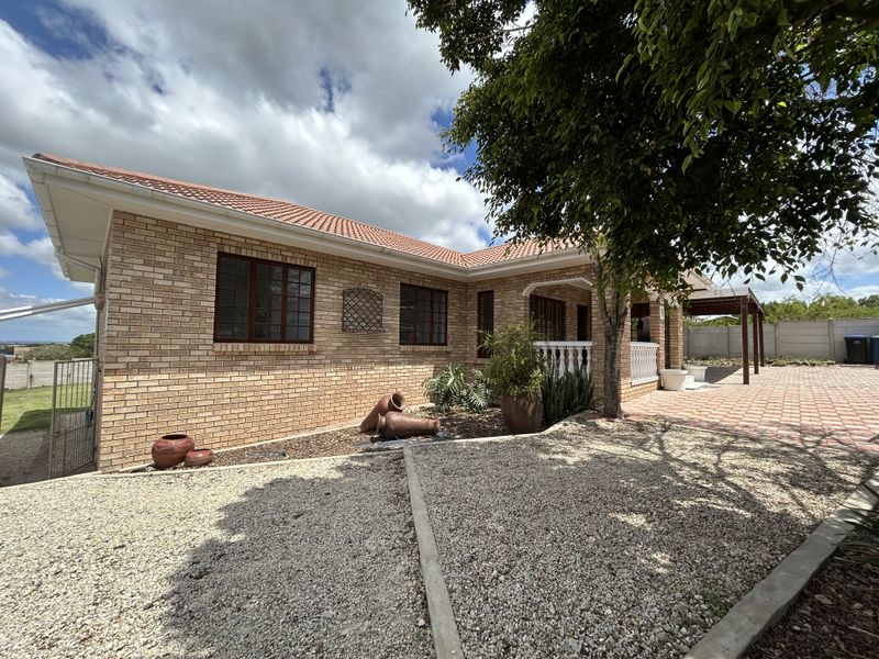 Single level Family home in Wavecrest - Photo 2