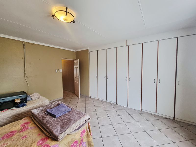 3 Bedroom House For Sale - Photo 6