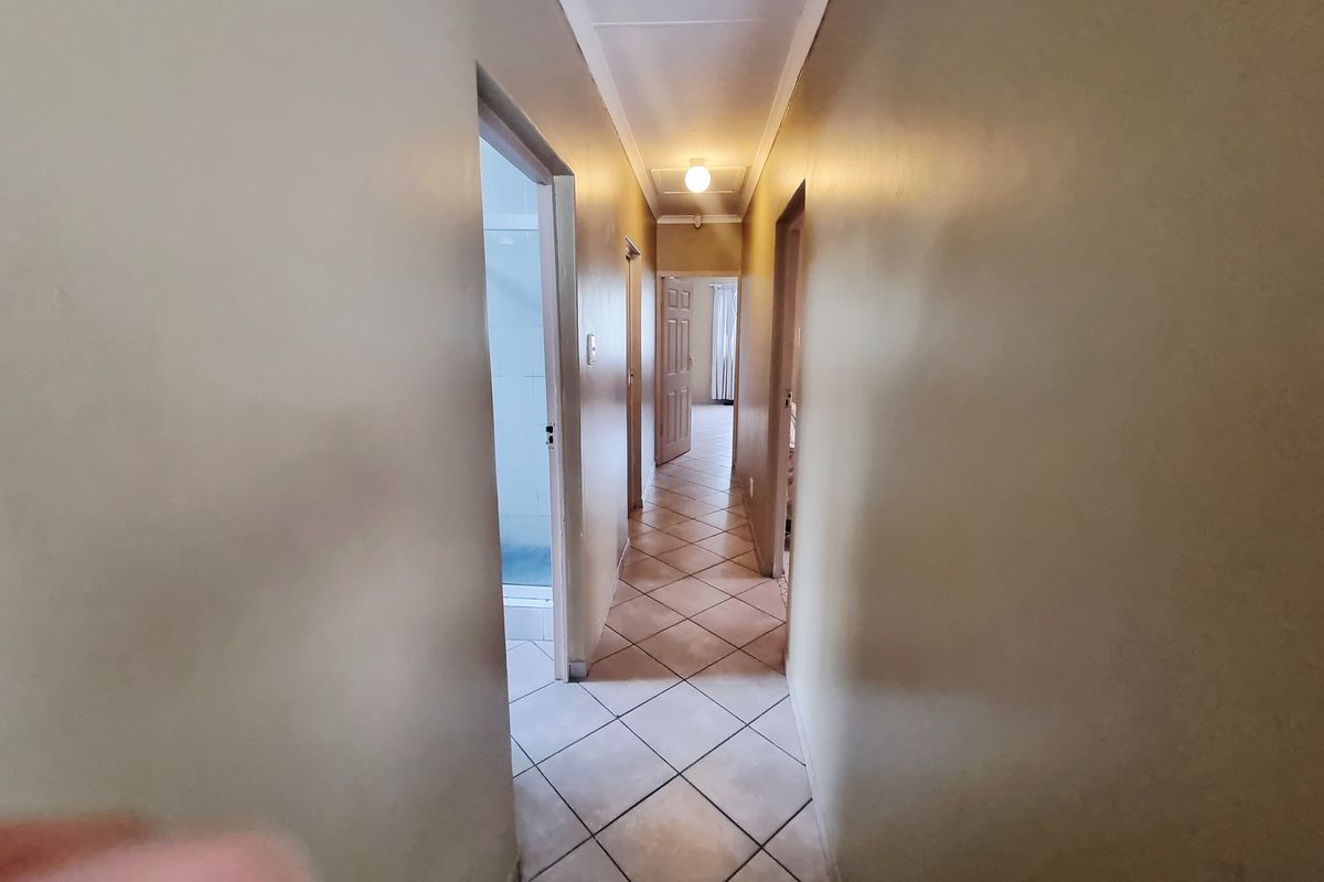 3 Bedroom House For Sale - Photo 4