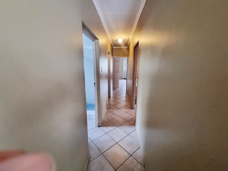 3 Bedroom House For Sale - Photo 4