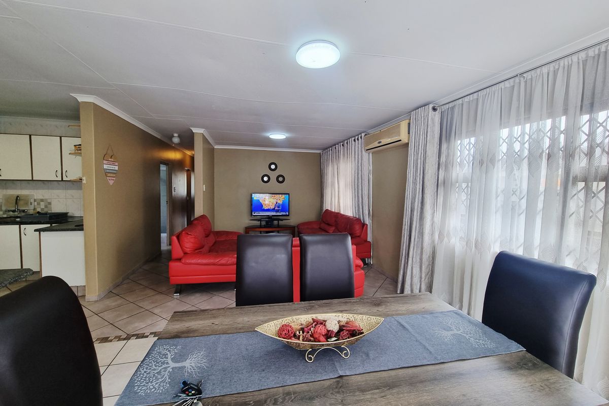 3 Bedroom House For Sale - Photo 3