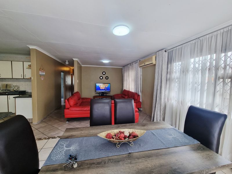 3 Bedroom House For Sale - Photo 3