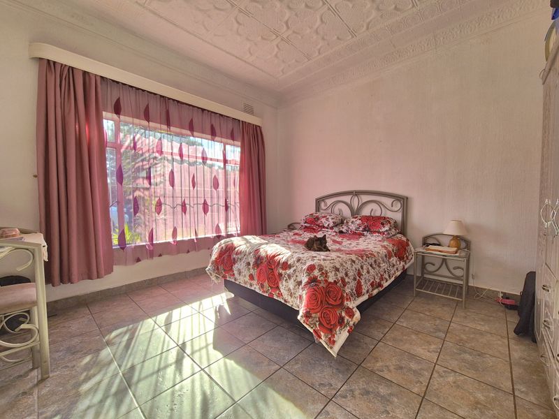 You'll Never Have To Buy Her Flowers Ever Again! - Photo 5