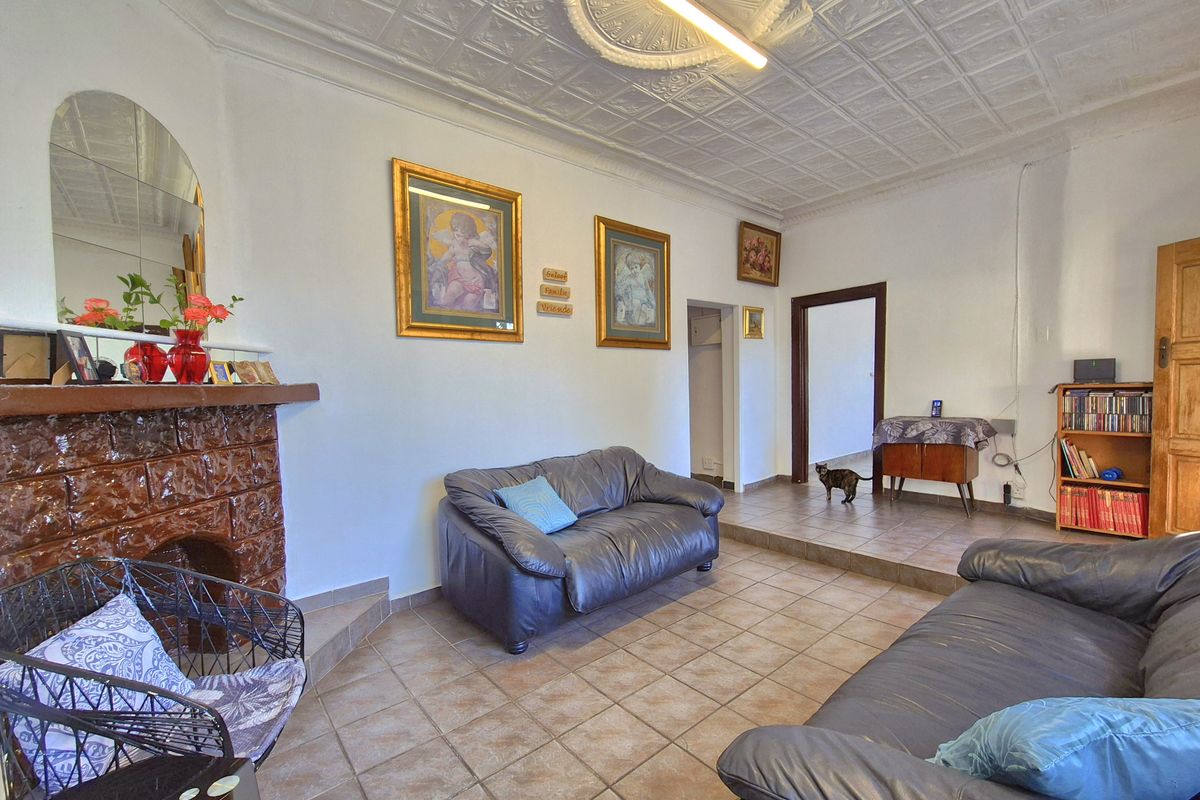 You'll Never Have To Buy Her Flowers Ever Again! - Photo 4