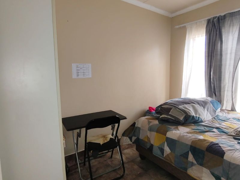 Neat 2-Bedroom Townhouse for Sale. - Photo 6