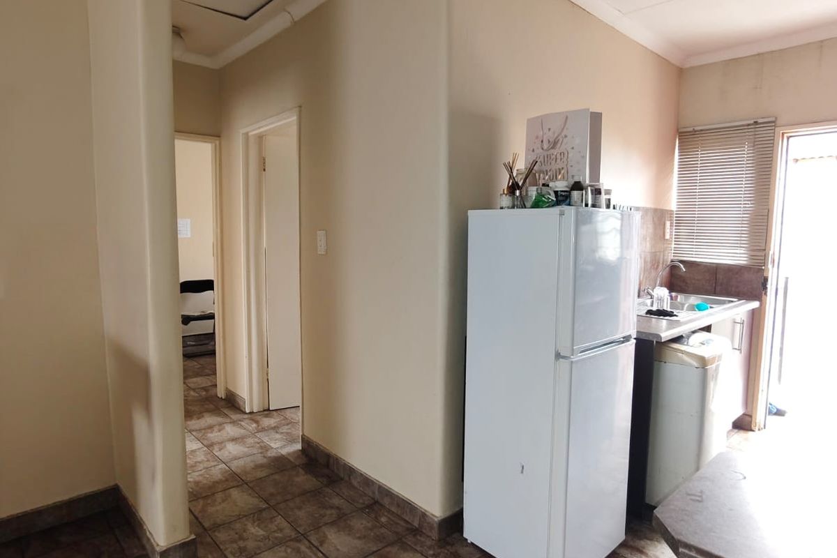 Neat 2-Bedroom Townhouse for Sale. - Photo 3