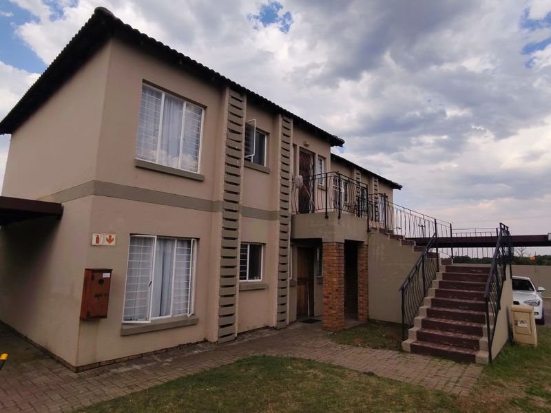 Neat 2-Bedroom Townhouse for Sale. - Photo 5