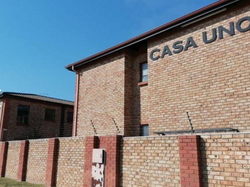2 bedroom,2 bathroom downstairs unit available in Casa Uno, Sonneveld, Brakpan - Photo 10