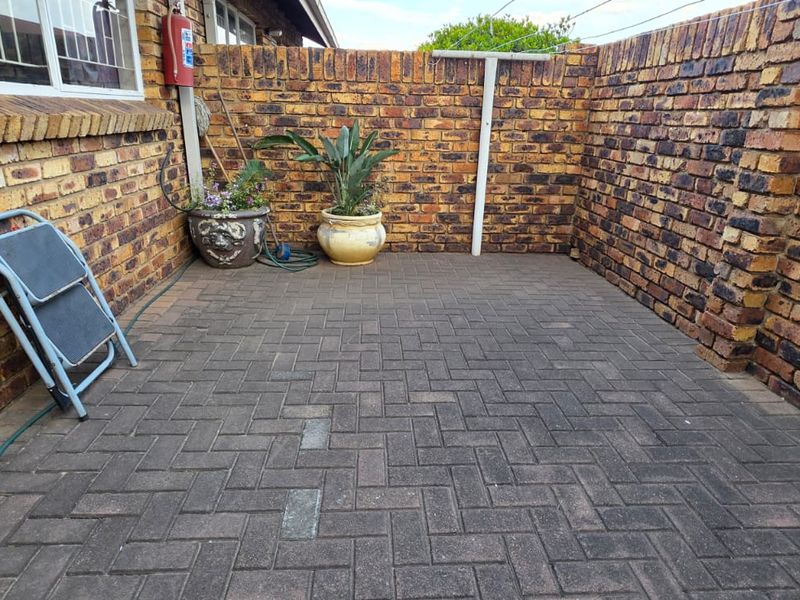 Modern 3-Bedroom Townhouse with Study in SE1. - Photo 4