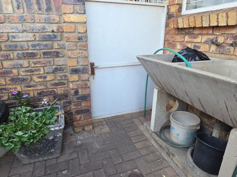 Modern 3-Bedroom Townhouse with Study in SE1. - Photo 2