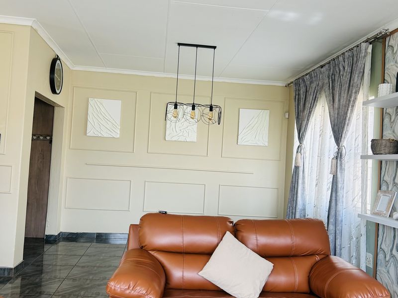 Spacious 3-Bedroom Family Home in a Prime Location - Photo 9