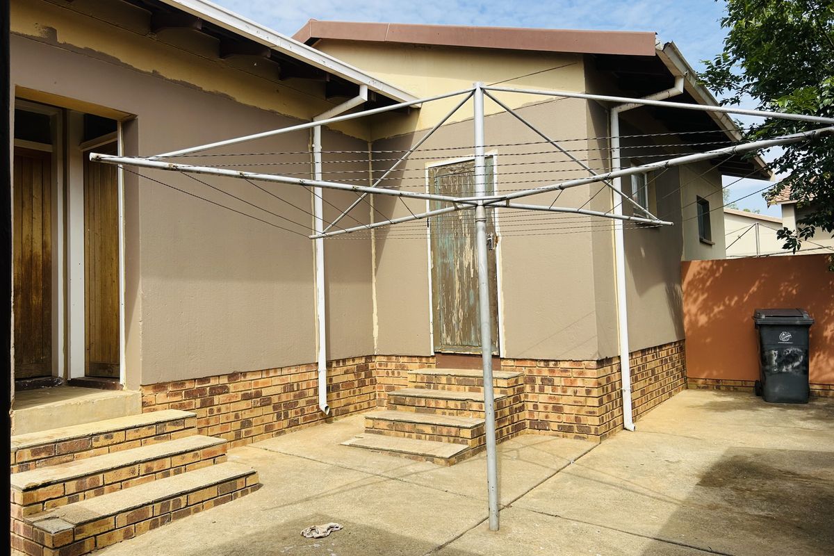 Spacious 3-Bedroom Family Home in a Prime Location - Photo 3