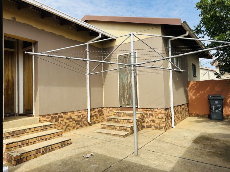 Spacious 3-Bedroom Family Home in a Prime Location - Photo 3