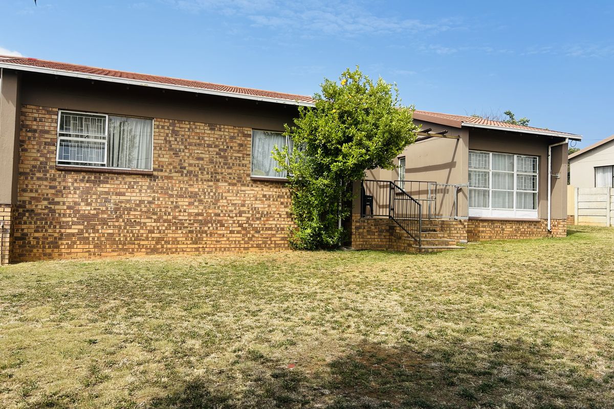Spacious 3-Bedroom Family Home in a Prime Location - Photo 2