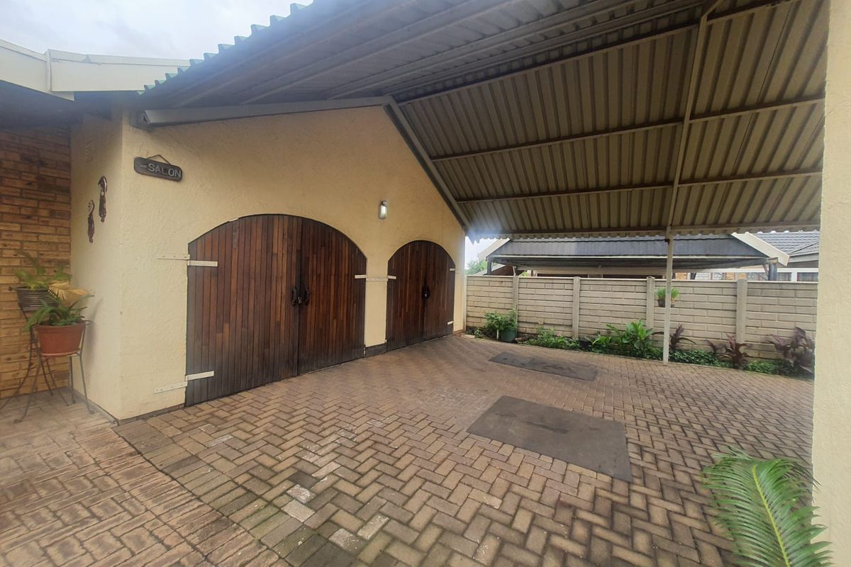 Perfect Buy In Flora Gardens For An Amazing Price. - Photo 2