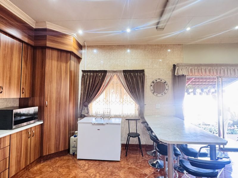 Two Homes, One Opportunity | The Perfect Family or Investment Property - Photo 5