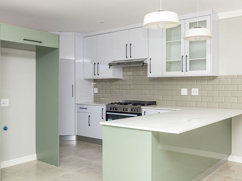 Magnificent, brand new in the Garden Route - Photo 5