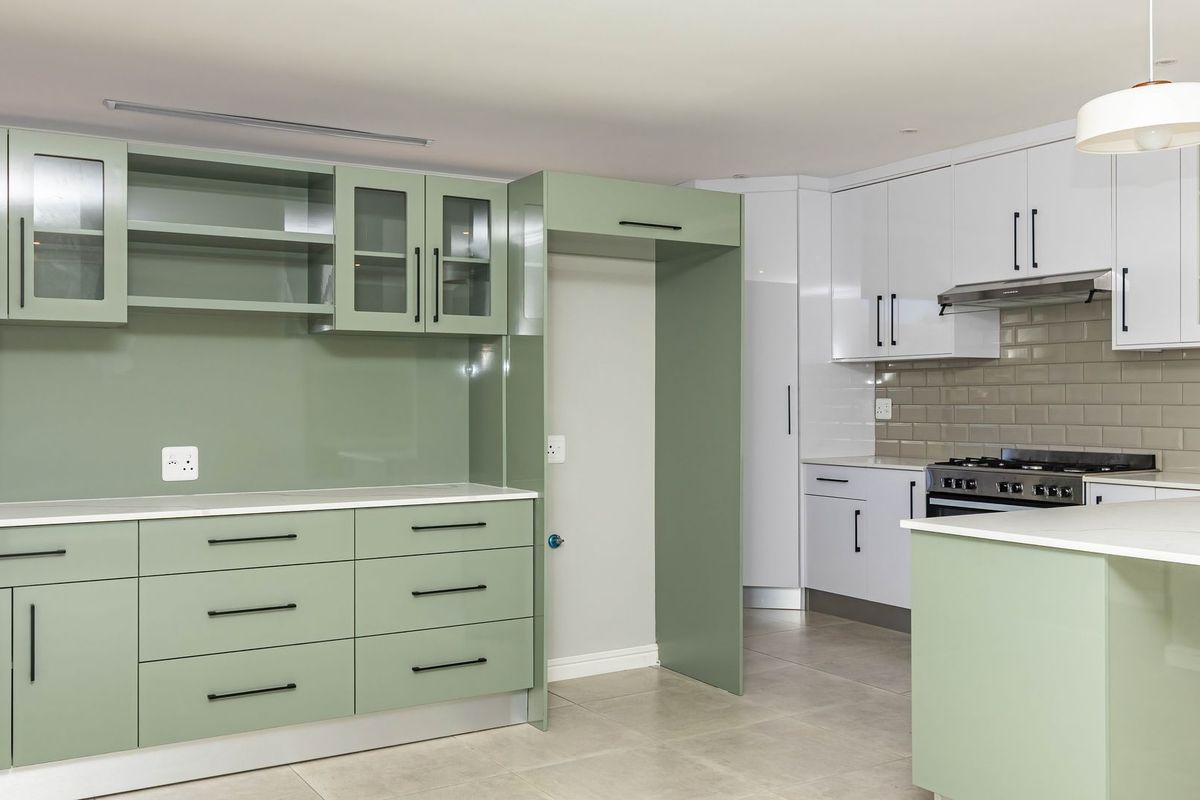 Magnificent, brand new in the Garden Route - Photo 4