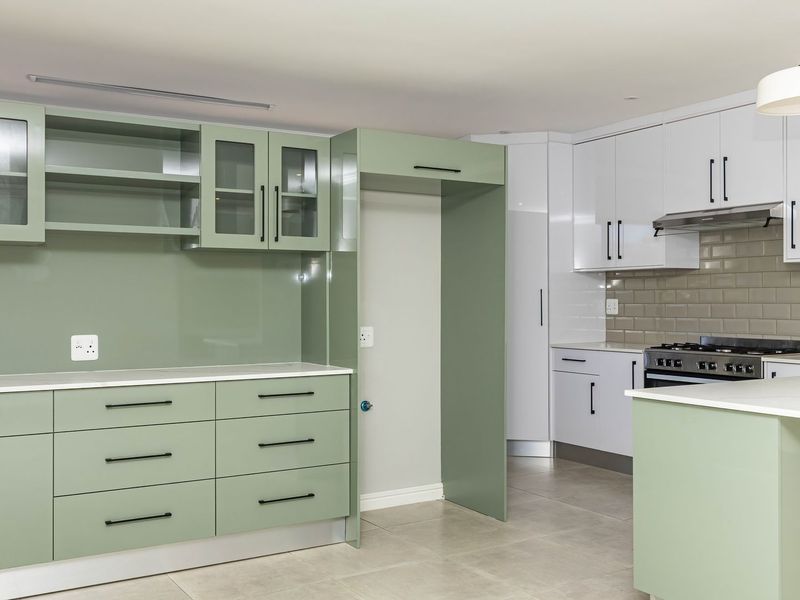 Magnificent, brand new in the Garden Route - Photo 4