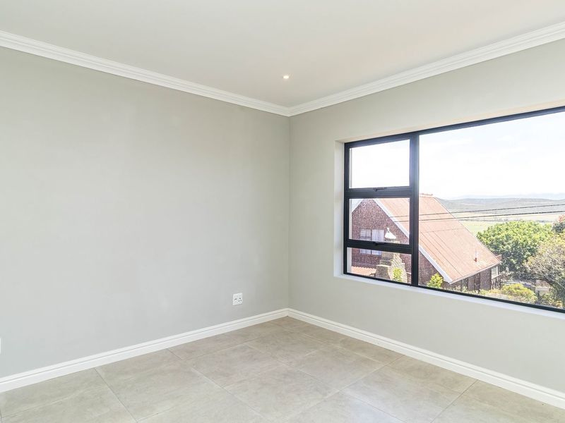 Magnificent, brand new in the Garden Route - Photo 10