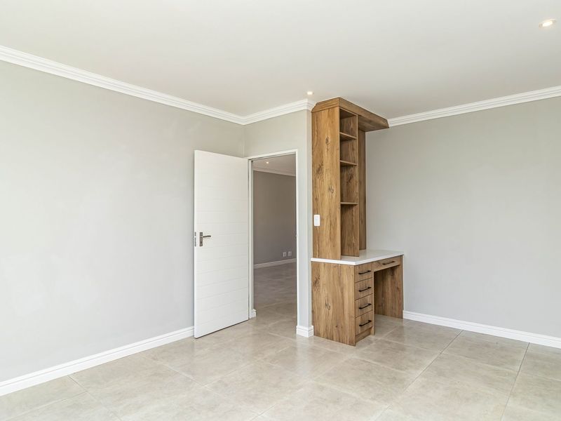 Magnificent, brand new in the Garden Route - Photo 9