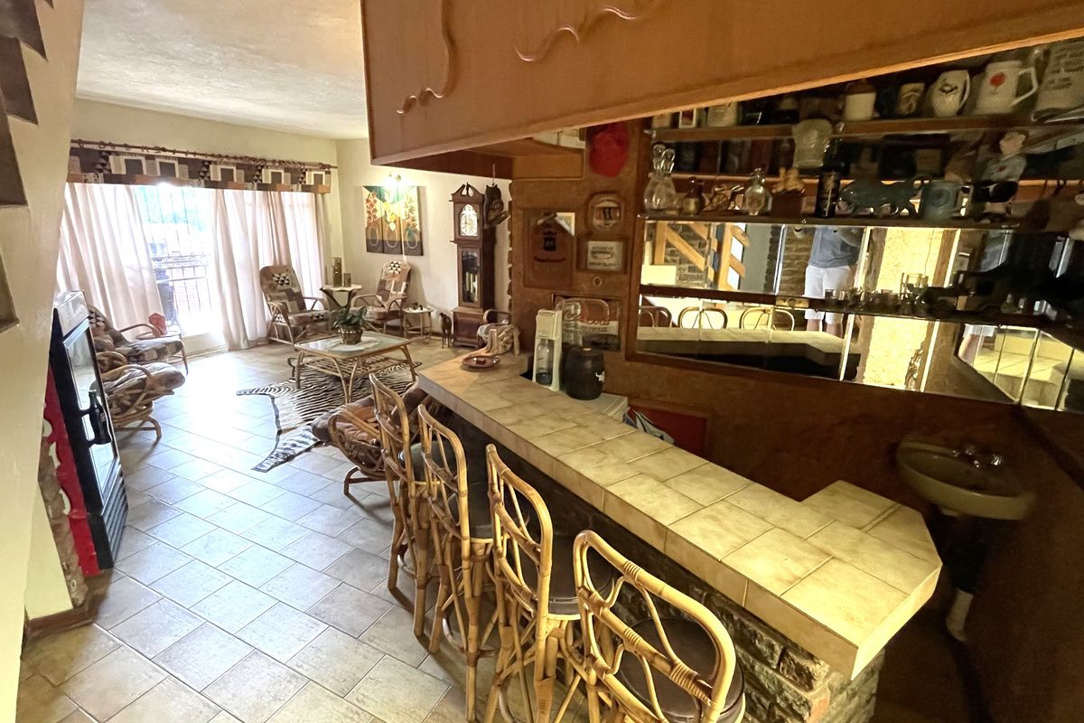 Fall in Love with This Spacious 5-Bedroom Family Gem in Magalieskruin - Photo 2