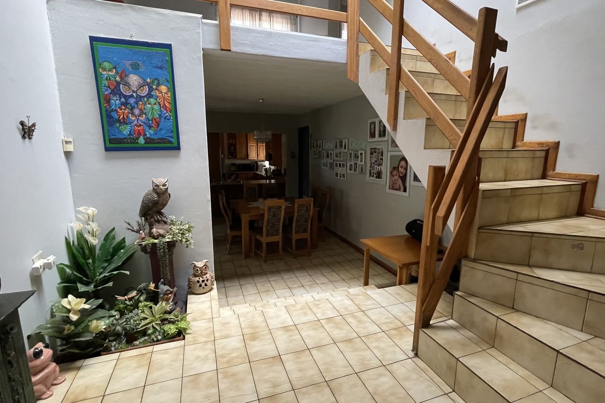 Fall in Love with This Spacious 5-Bedroom Family Gem in Magalieskruin - Photo 5