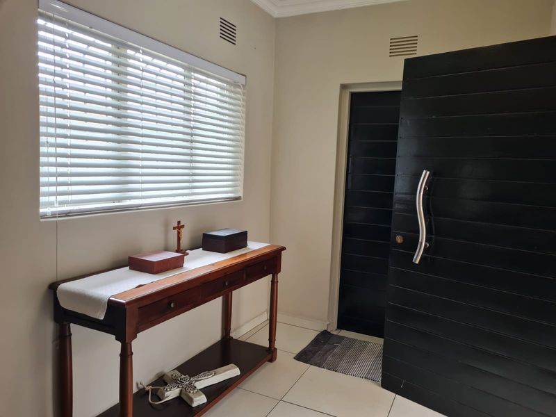 3 Bedroom house with flatlet to rent in Meerensee - Photo 10