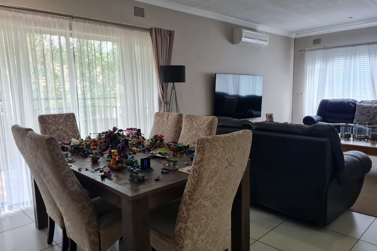 3 Bedroom house with flatlet to rent in Meerensee - Photo 4