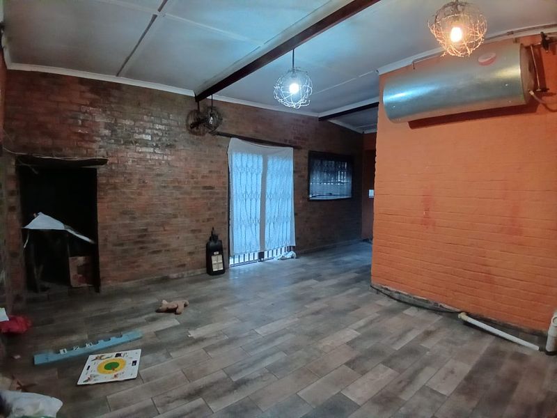 Entertainers home for sale in Sasolburg walking distance to schools and shopping centers - Photo 10