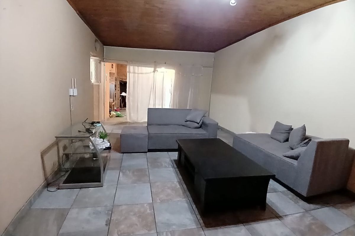 Entertainers home for sale in Sasolburg walking distance to schools and shopping centers - Photo 4