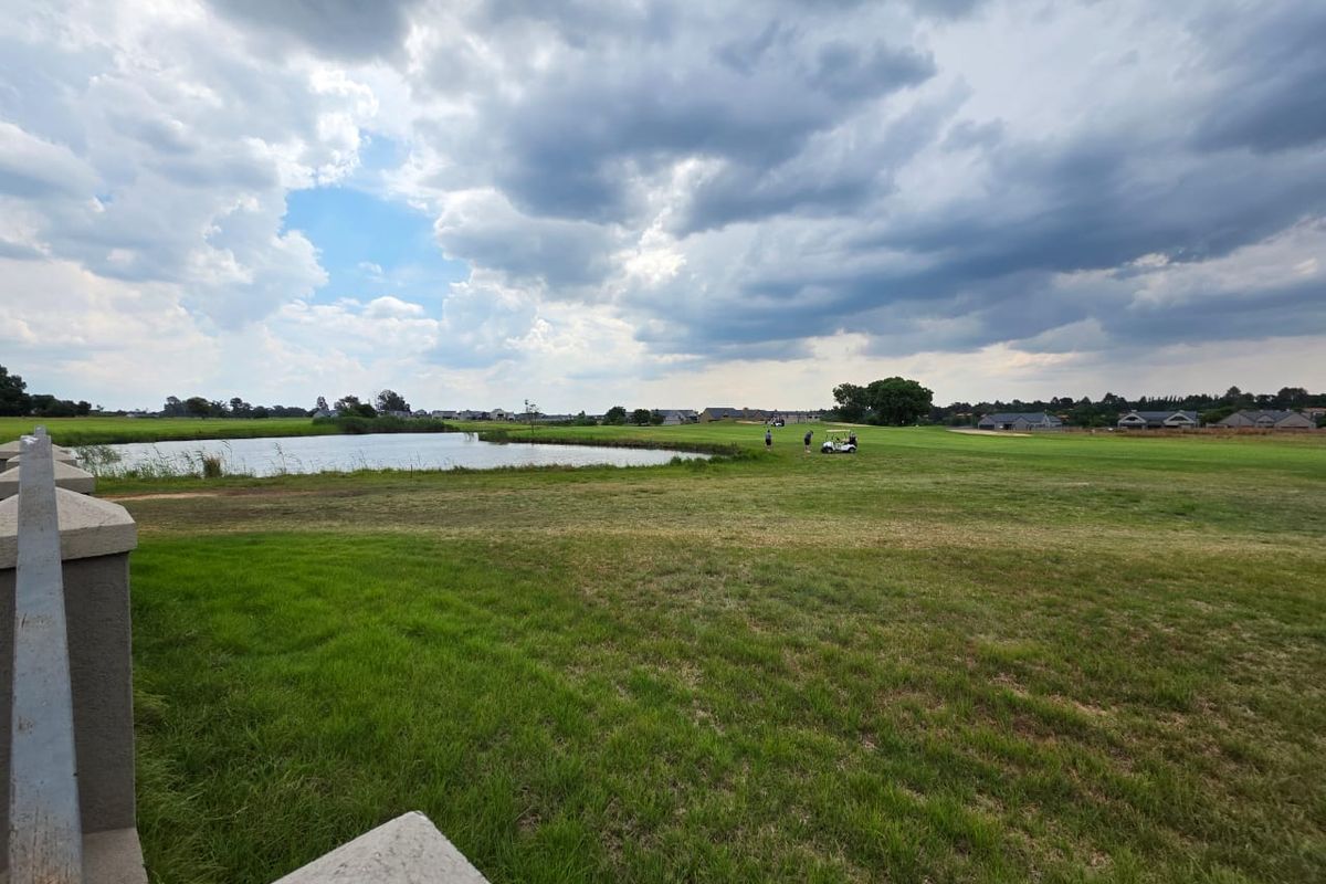 Magnificent Home for Sale in Exclusive Vaalpark Golf Estate! - Photo 2