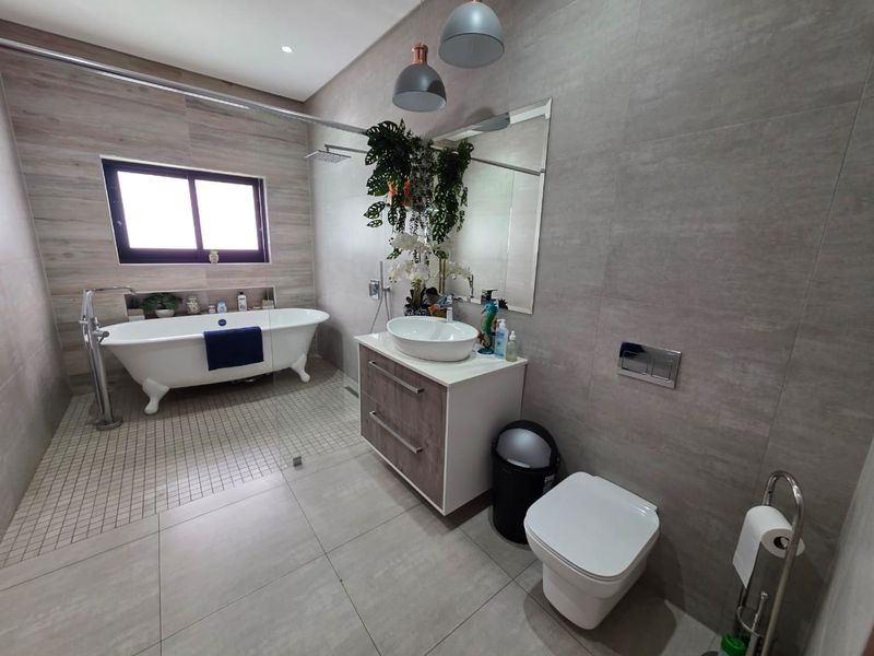 Magnificent Home for Sale in Exclusive Vaalpark Golf Estate! - Photo 7