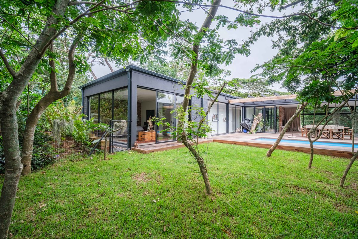 Large Family Home For Sale in Elaleni - Photo 2