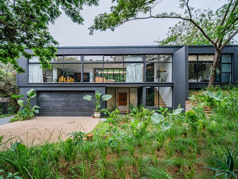 Large Family Home For Sale in Elaleni - Photo 4