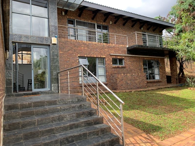 Architectural Masterpiece with Breathtaking Bushveld Views - Photo 4