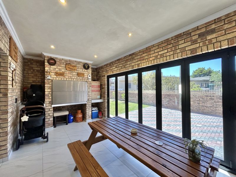 Modern Comfort Meets Family-Friendly Design - Photo 3