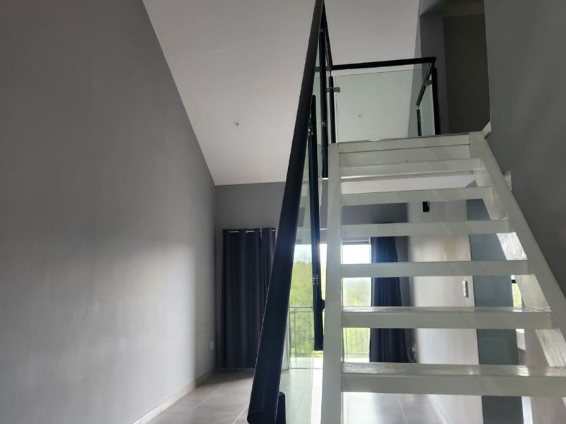 Modern Loft living in the heart of Athlone - Style meets Convenience - Photo 5