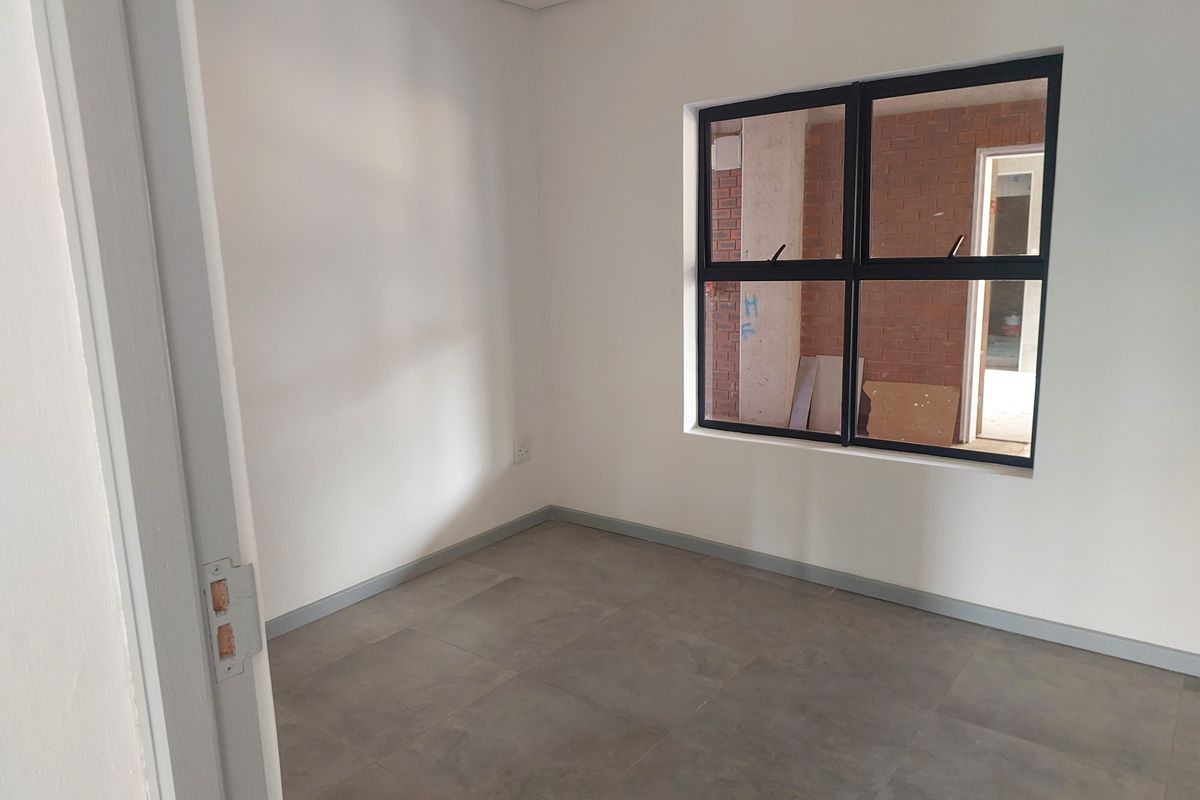 Modern Loft living in the heart of Athlone - Style meets Convenience - Photo 4