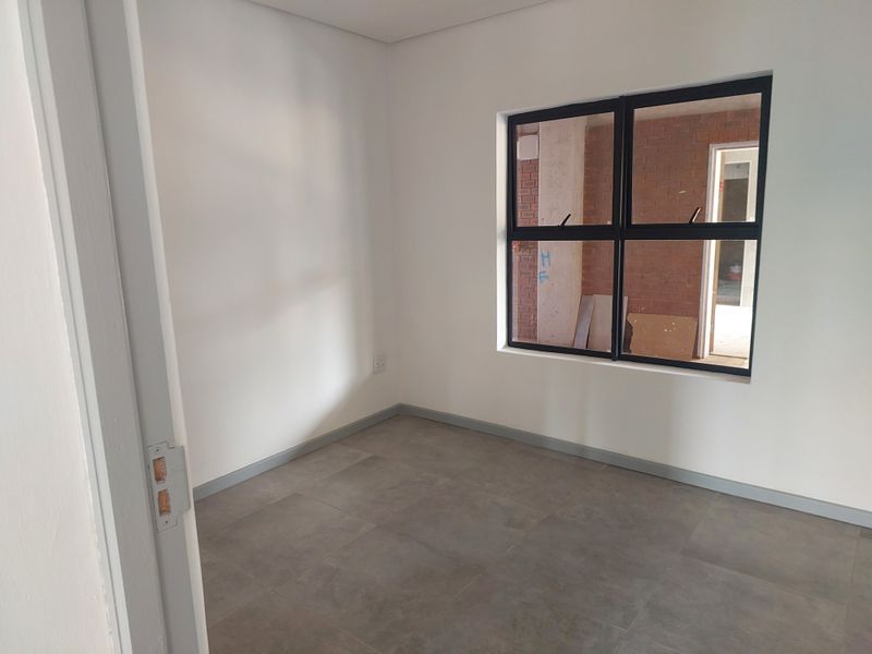 Modern Loft living in the heart of Athlone - Style meets Convenience - Photo 4