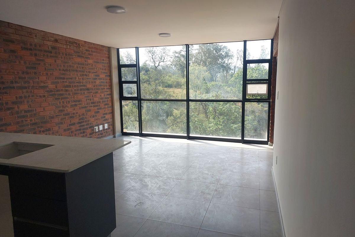 Modern Loft living in the heart of Athlone - Style meets Convenience - Photo 2