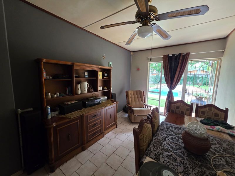 Beautiful House for Sale in Sasolburg! - Photo 6